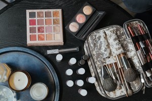 Makeup Brush Set in Case picture